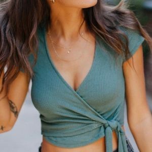 UBRAN OUTFITTERS WRAP TOP